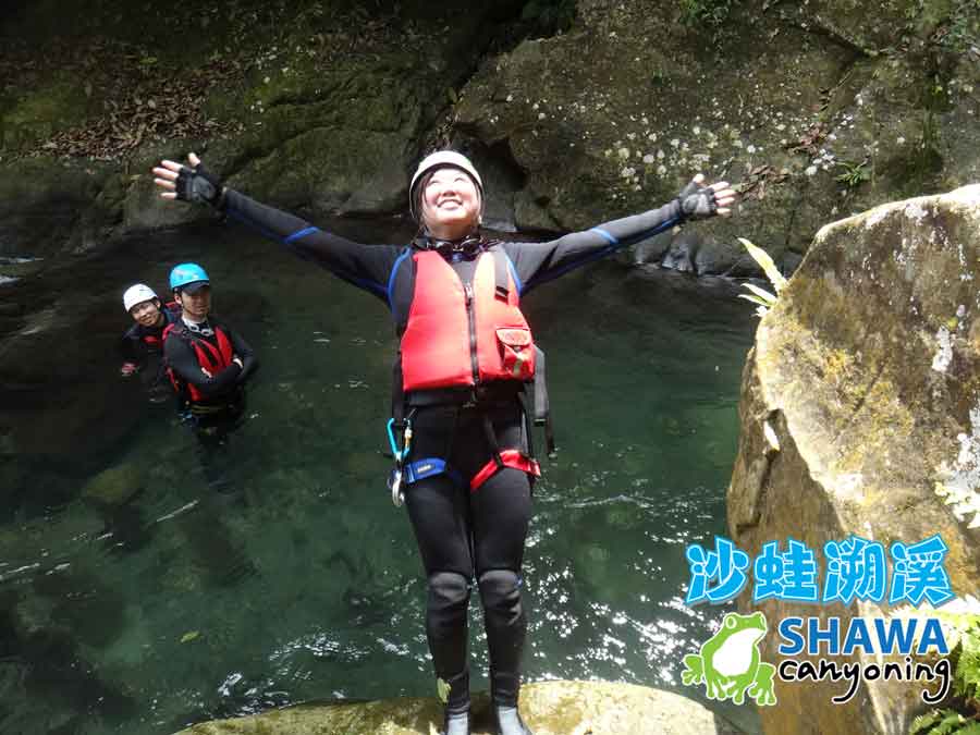 新竹梅花溪-沙蛙溯溪-後倒-SHAWA CANYONING TAIWAN Mei-Hua river tracing