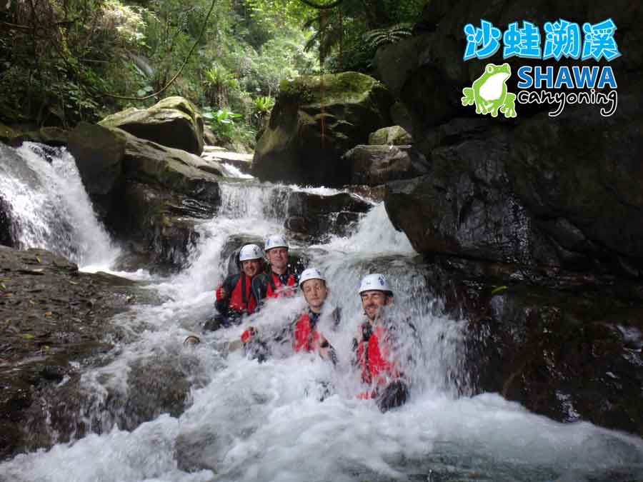 新竹梅花溪-沙蛙溯溪-必拍團體照-SHAWA CANYONING TAIWAN Mei-Hua river tracing