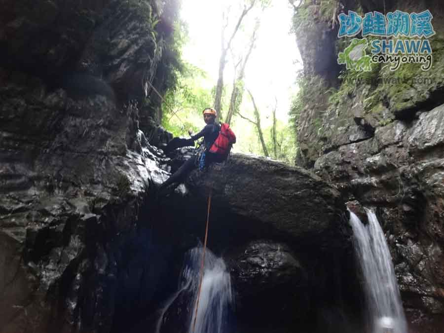 石磐溪溪降Shi-Pan canyoning 8 by 沙蛙溯溪Shawa Canyoning Taiwan