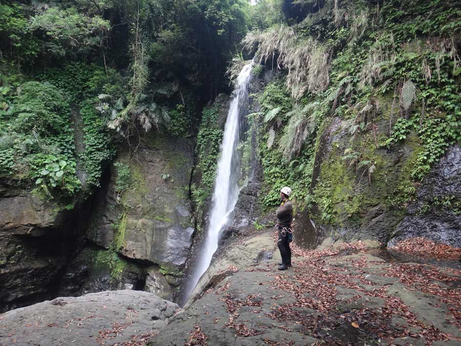 小烏來義興溪-溪降-沙蛙溯溪-神秘瀑布 Shawa Canyoning Taiwan